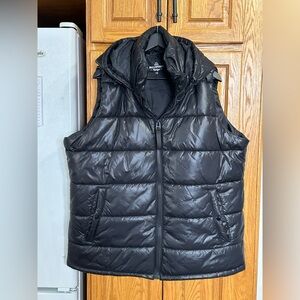 Women’s plus size mountain ridge Black Puffer Vest with hood - 1xl